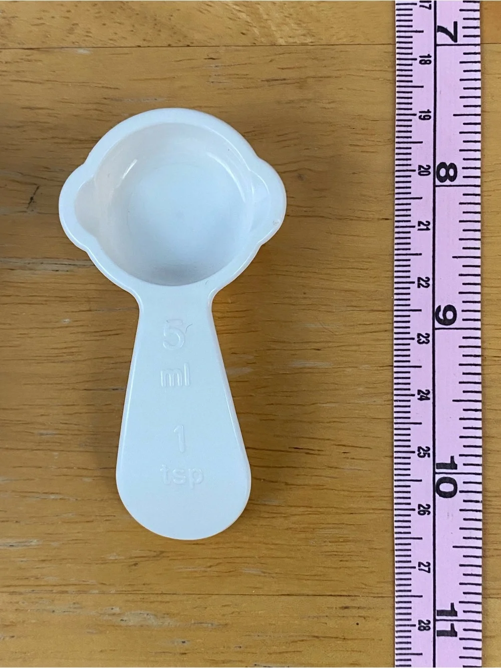 Vintage Tupperware White Mini Measuring Spoon Magnet Set